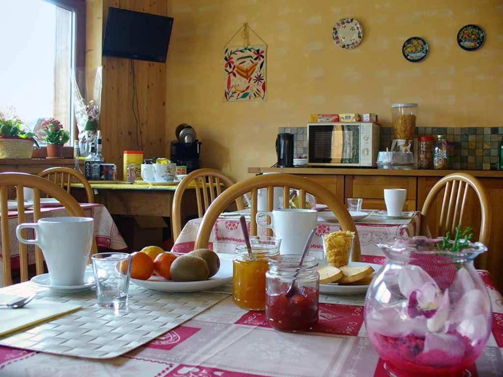 Artemisia B&B Ла-Саль Екстер'єр фото